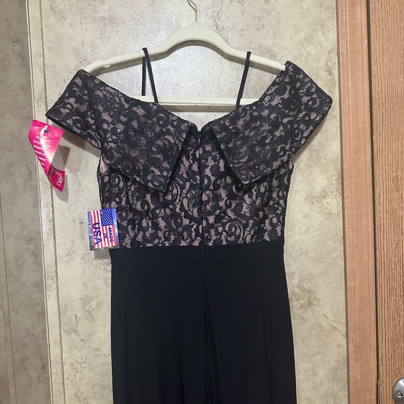 Black light and light pink lace dress - Picture 2 of 5